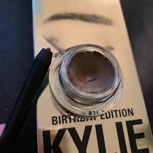 Kylie Cosmetics Makeup - Kylie Cosmetics Kyliner (Pencil and Gel) Kylie Cosmetics Makeup - Kylie Cosmetics Kyliner (Pencil and Gel)